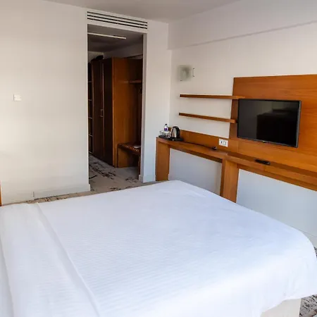 Hotel Avenue - Avenue Hotels Buzău Extérieur photo