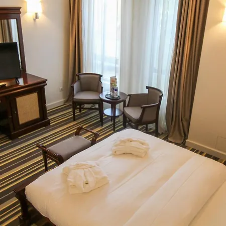 Hotel Avenue - Avenue Hotels Buzău Extérieur photo