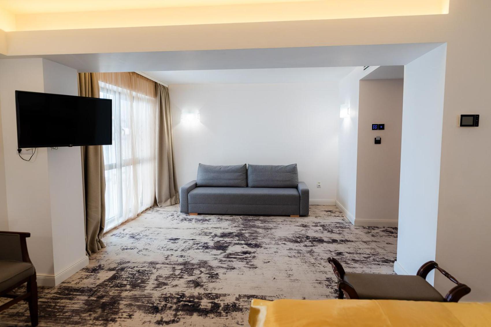 Avenue - Avenue 4*